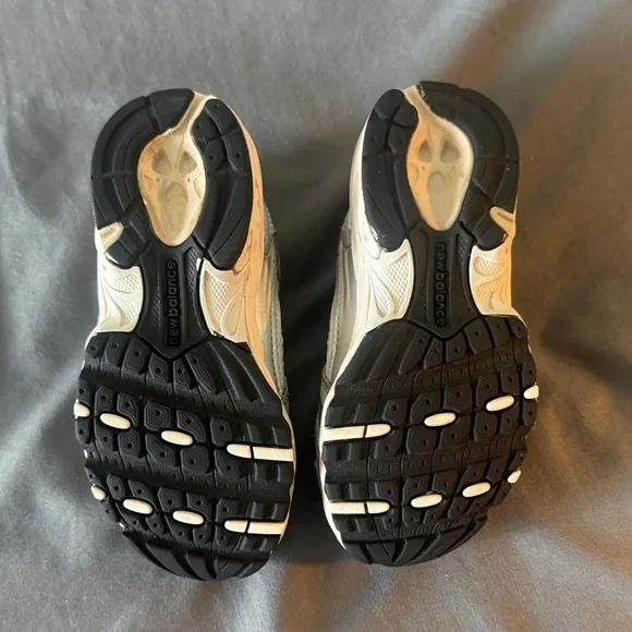 New Balance Kids' Silver and Navy Sneakers - Picture 3 of 4